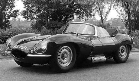 Jaguar XKSS de 1957 de course et homologuée pour la route